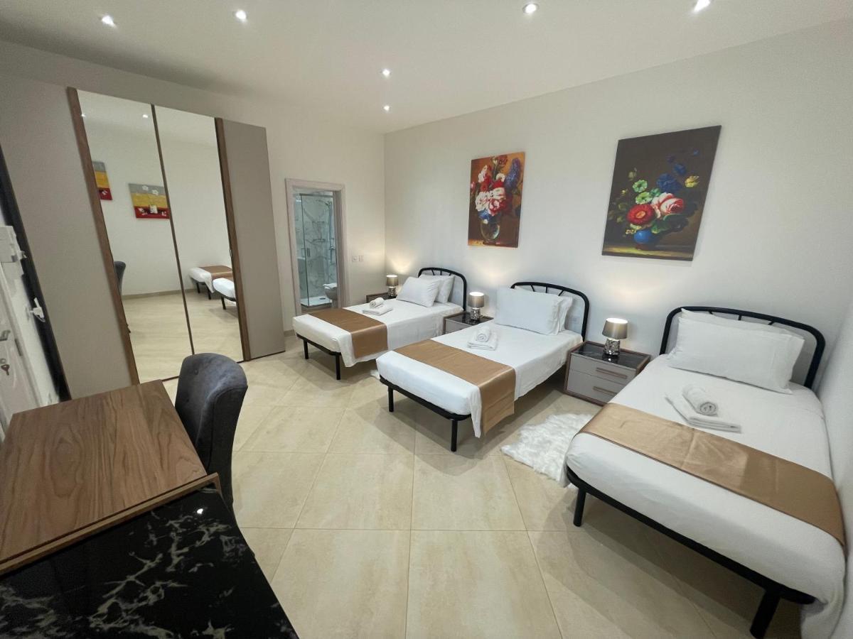 Alina Boutique Living Bed & Breakfast วิกตอเรีย ภายนอก รูปภาพ