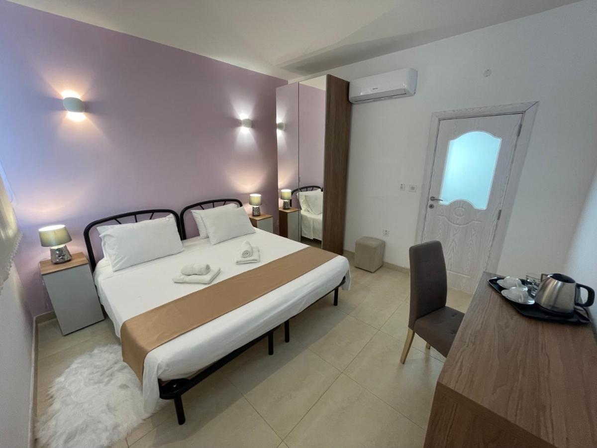 Alina Boutique Living Bed & Breakfast วิกตอเรีย ภายนอก รูปภาพ