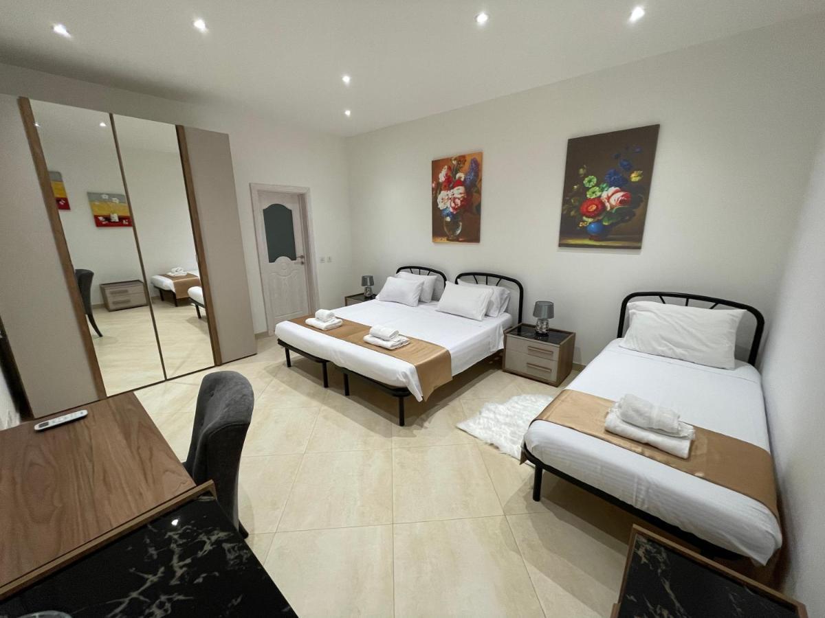 Alina Boutique Living Bed & Breakfast วิกตอเรีย ภายนอก รูปภาพ